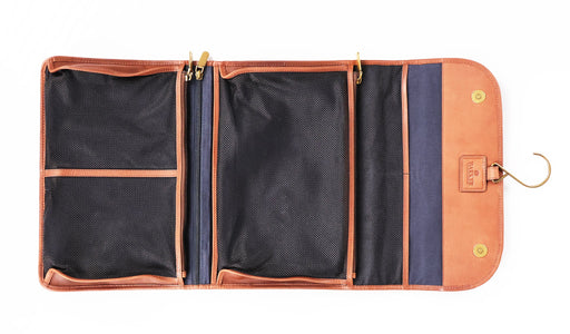 Selkirk – Hanging Wash Bag Brown Oiled Pull-Up